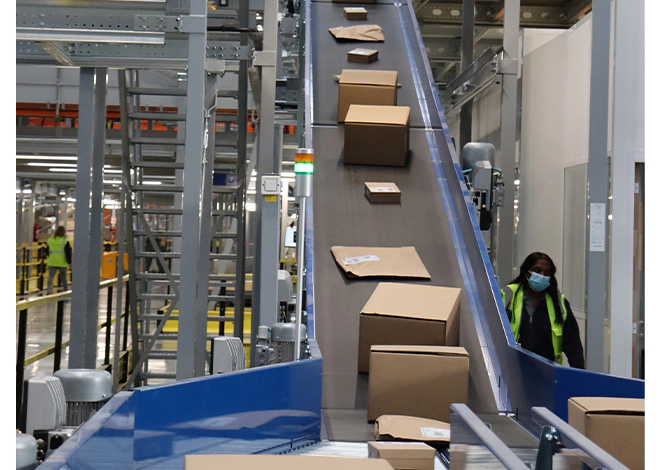 The new hub, with a surface area of approximately 23,000 m2, is Colissimo's largest sorting hub in terms of surface area and processing capacity